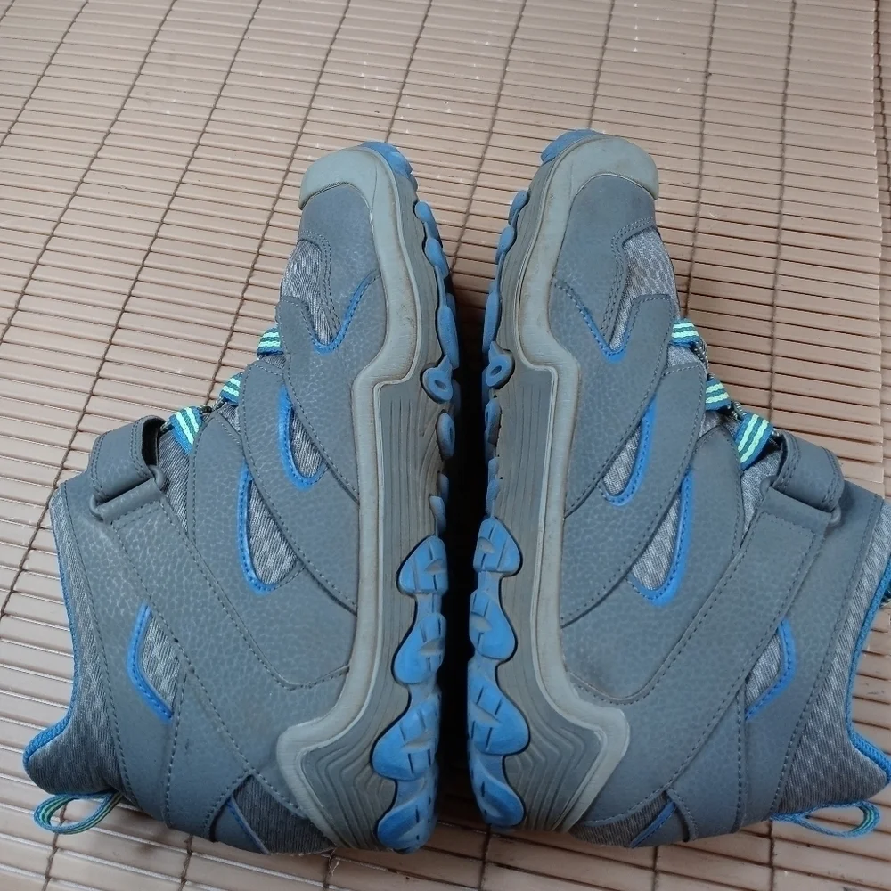 Merrell Chameleon 7 Access Mid Hiking Shoes Waterproof Gray MK259197 Boys 6.5 M.